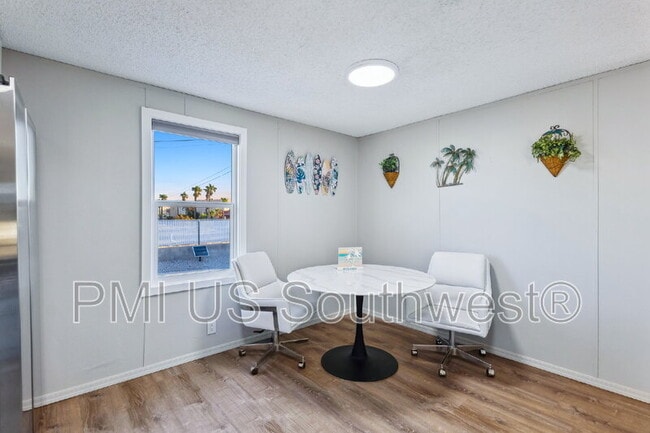 Building Photo - 437 Riverfront Dr