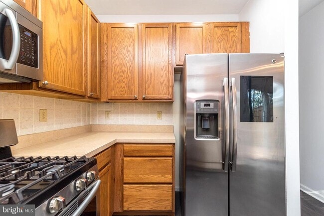 Building Photo - 483 Fort Hill Cir