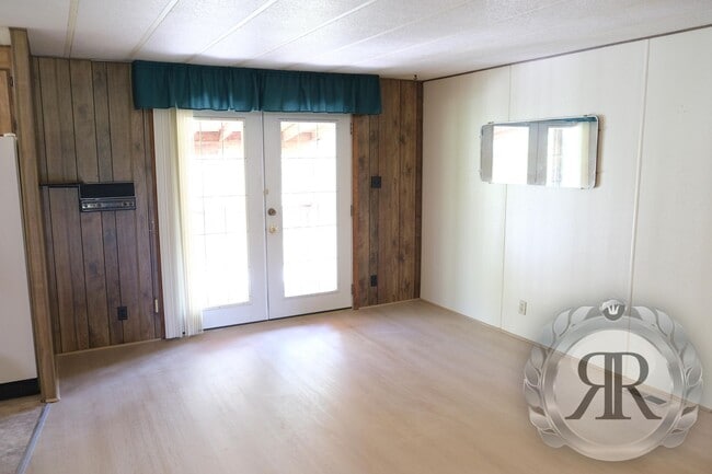 Building Photo - 3bd 2ba Home in West Valley Yakima