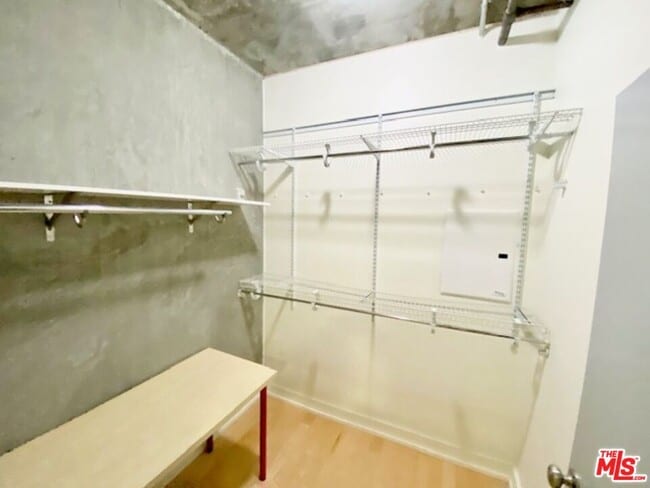 Building Photo - 645 W 9th St