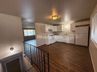 Building Photo - 2318-2320 E Dalke Ave