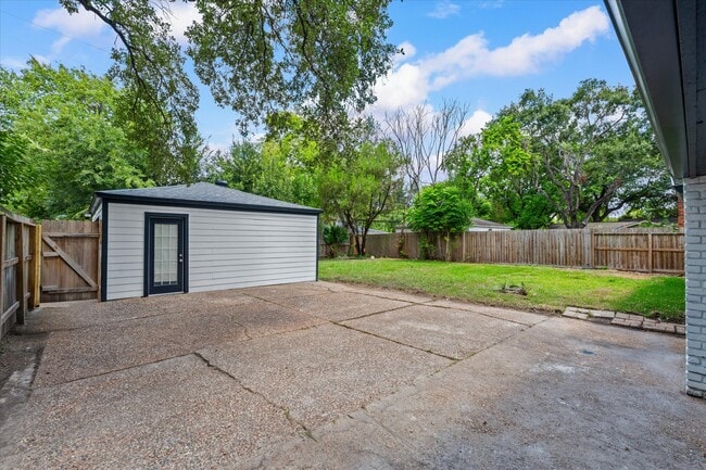 Building Photo - 10730 Wickersham Ln