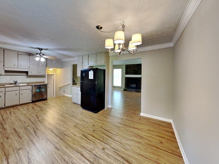 Building Photo - 1734 Jajef Ave