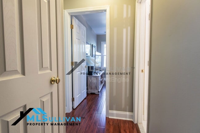 Building Photo - 5623 Lake Elton Rd