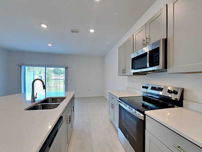 Building Photo - 215 Riverfront Wy