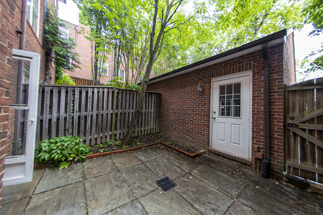 Building Photo - 3604 Reservoir Rd NW