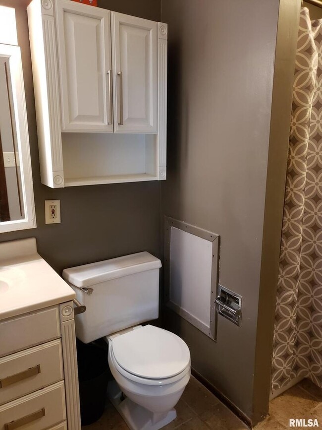 Building Photo - 4811 Candlelight Dr