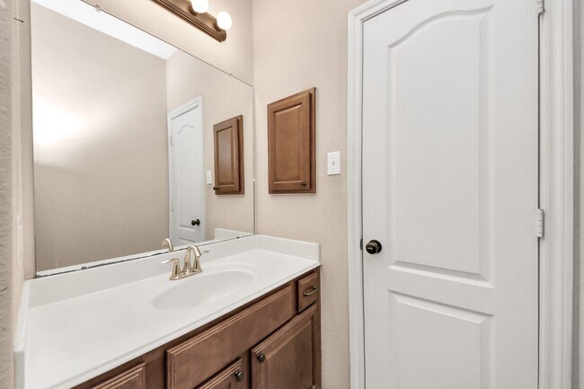 Building Photo - 6810 Hunters Trace Ln
