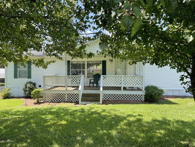 Primary Photo - Furnished 3 bedroom 2 full bathroom Manufa...