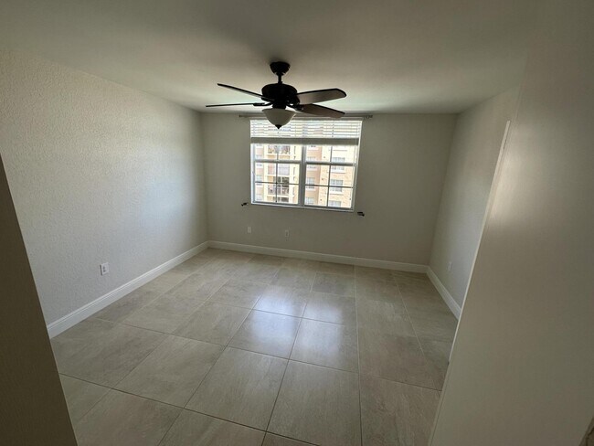 Building Photo - 1801 N Flagler Dr