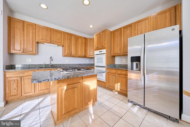 Building Photo - 685 Springhouse Square SE