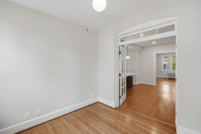 Building Photo - Glover Park Townhome | 4 Bed | 3.5 Bath | 2,500 Sf | Large Front Porch & Fenced-In Backyard w/ Deck