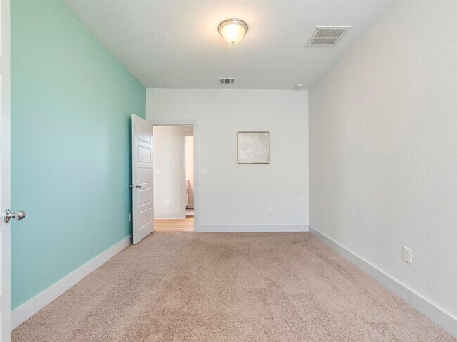 Building Photo - 2315 Capulet St