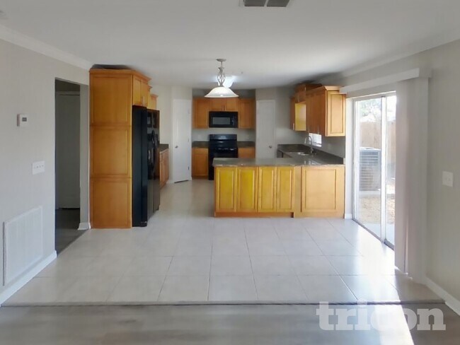 Building Photo - 10323 Frog Pond Dr