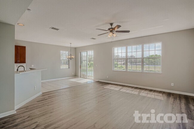 Building Photo - 10624 Bamboo Rod Cir