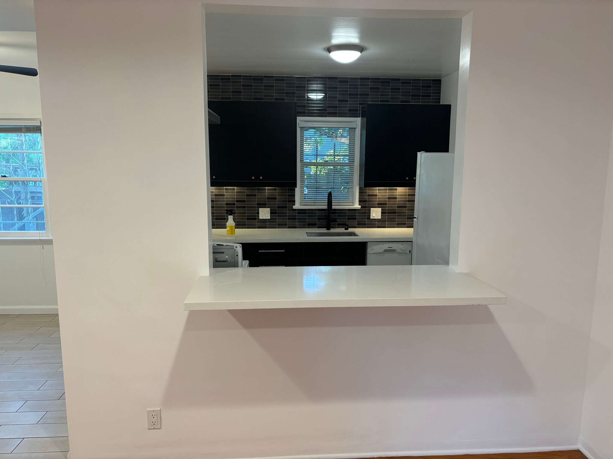 Building Photo - 3315 Caroline Ave