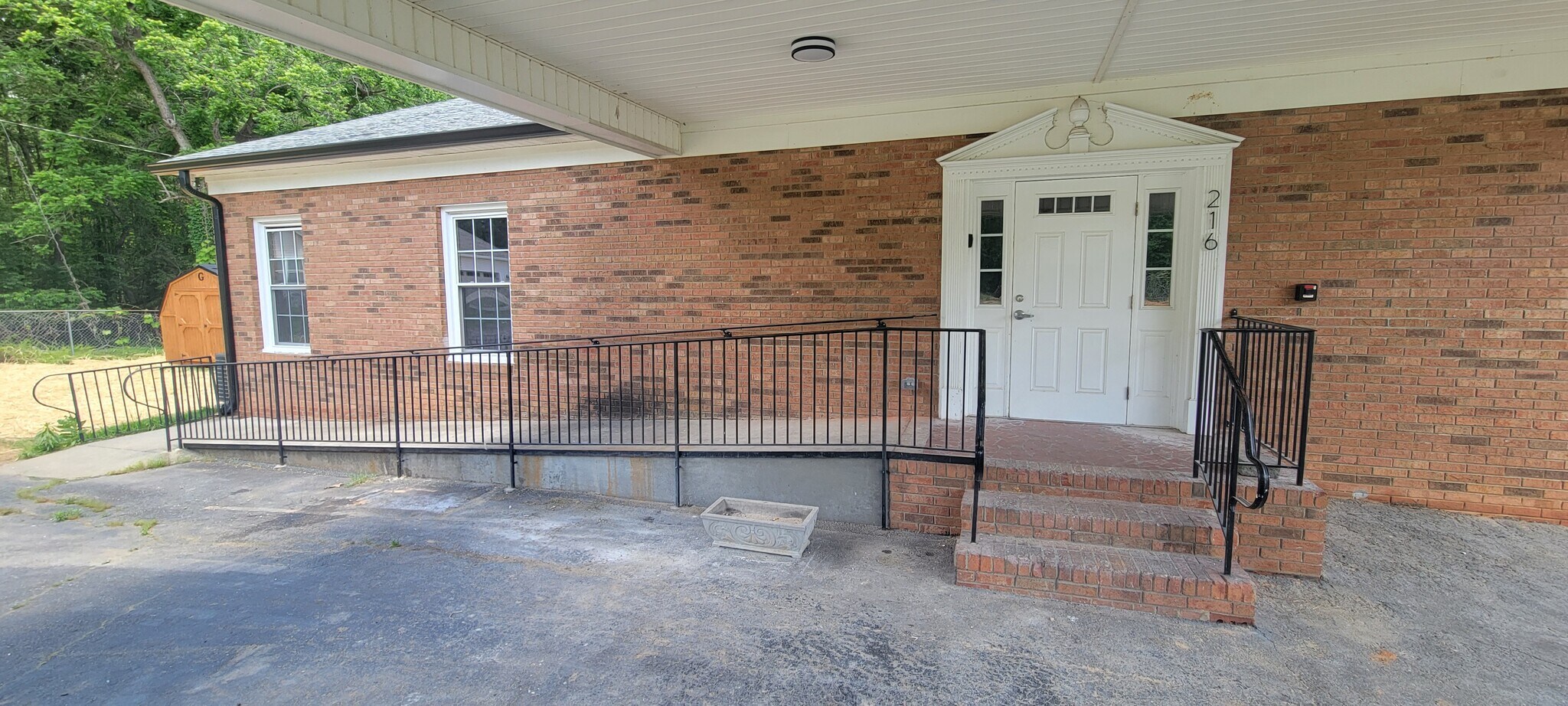 Building Photo - 216 Legion Dr