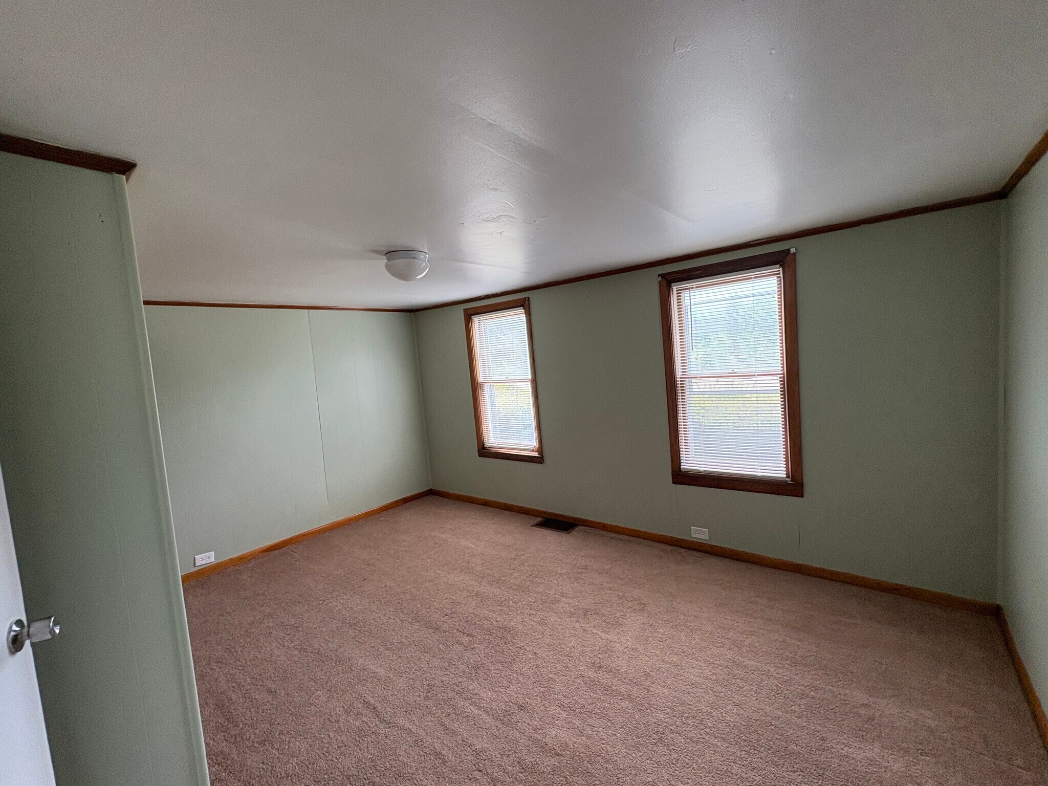 Building Photo - 162 Sunset Dr