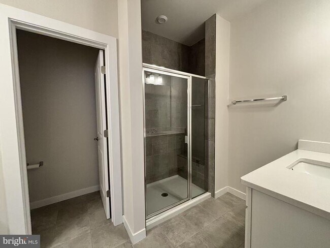 Building Photo - 2433 Silver Line Aly