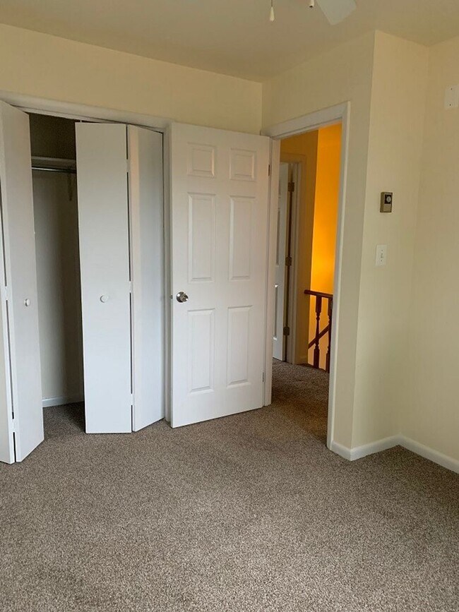 Building Photo - 13926-13928 Maugansville Road