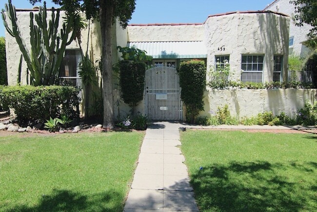 Building Photo - 459 N Alfred St