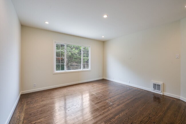 Building Photo - 4058 20th St