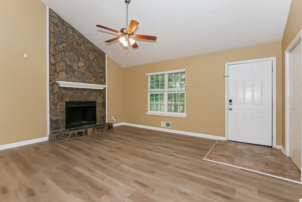 Building Photo - 212 Wildwood Dr