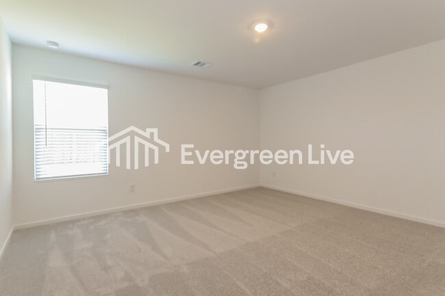 Building Photo - 2028 Derby Ln