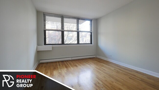 Building Photo - 1447 N Dearborn St