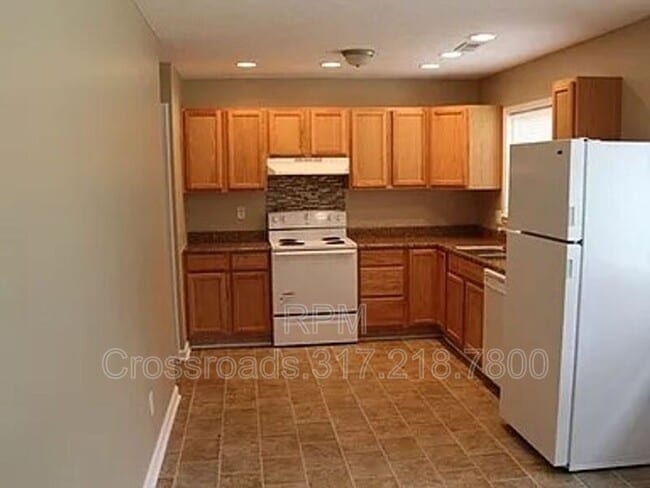 Building Photo - 9296 N College Ave