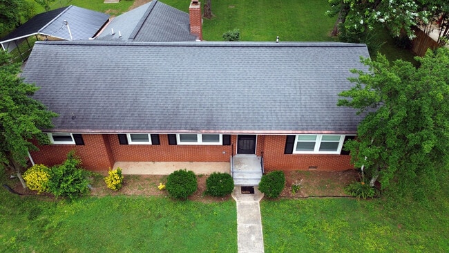 Primary Photo - 308 S Baird Ln