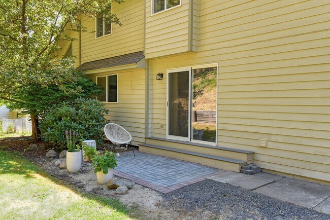 Building Photo - 10108 N Seminole Dr