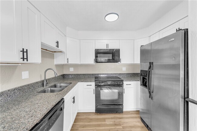 Building Photo - 27681 Lakeshore Blvd