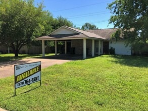 Building Photo - 3606 Major St