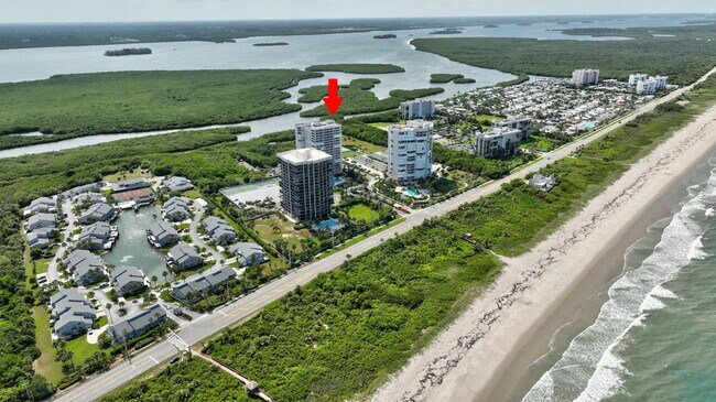 Building Photo - 5049 N Hwy A1A