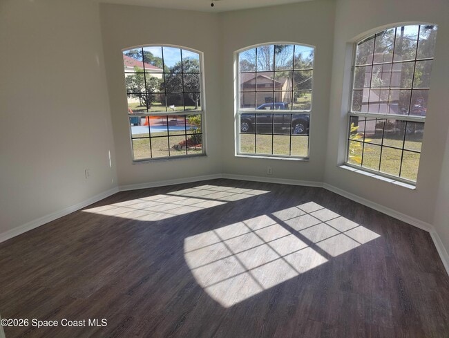 Building Photo - 219 Aladdin St NE