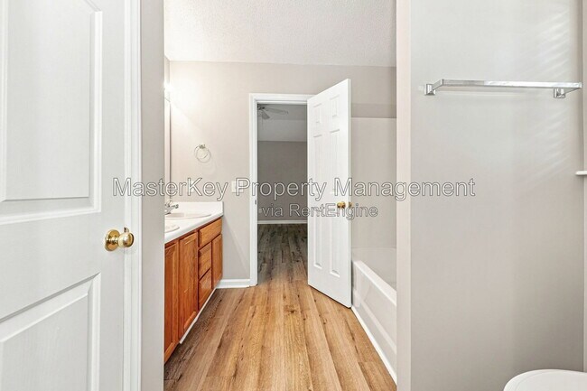 Building Photo - 201 Harvester Dr