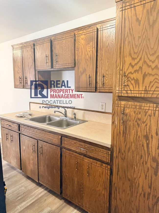 Building Photo - 60-66 Mountain Drive