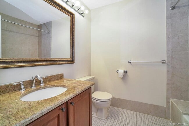 Building Photo - 23 Meadowood Dr