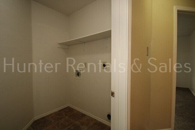 Building Photo - 1802 Mattie Dr