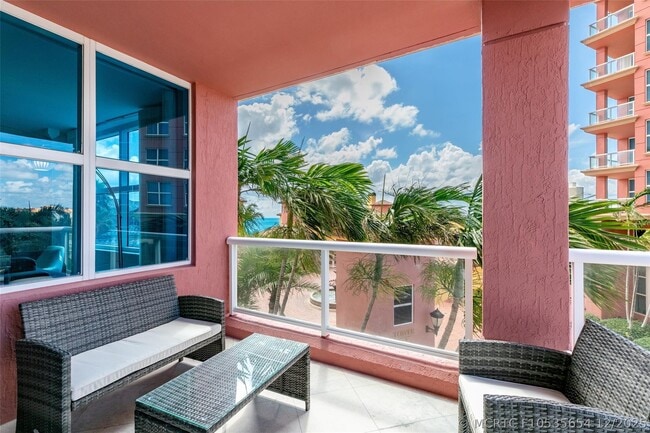Building Photo - 2110 N Ocean Blvd