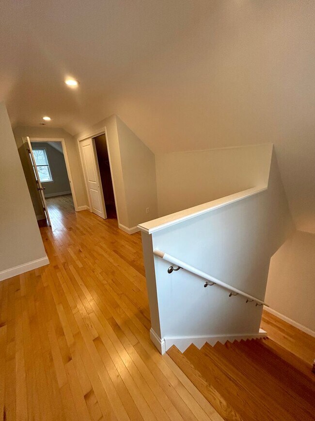 Building Photo - 118 Ashcraft Rd