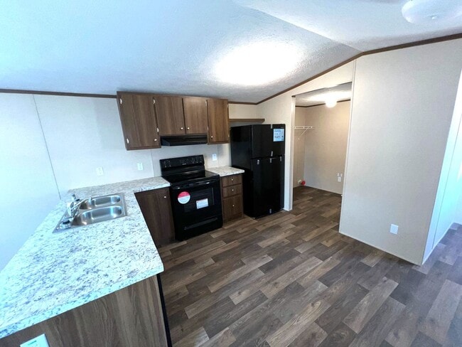 Building Photo - Calhoun Park Lot C9