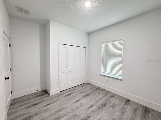 Building Photo - 7130 N Glenridge Cir