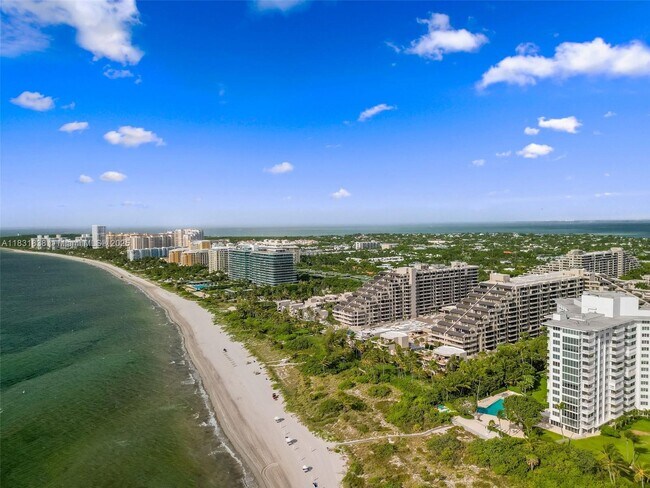 Building Photo - 251 Crandon Blvd