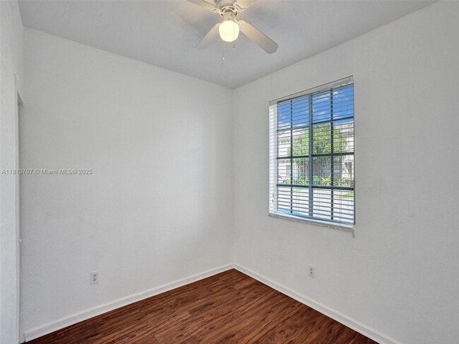 Building Photo - 1215 Lucaya Dr