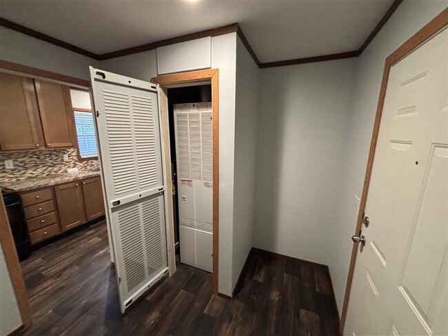 Building Photo - 106 Lincoln St