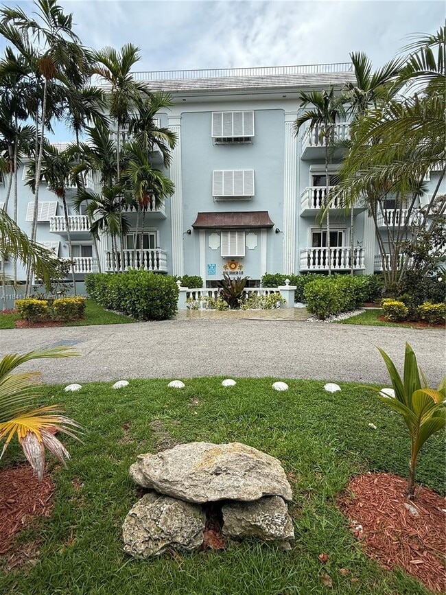 Primary Photo - 1150 Madruga Ave
