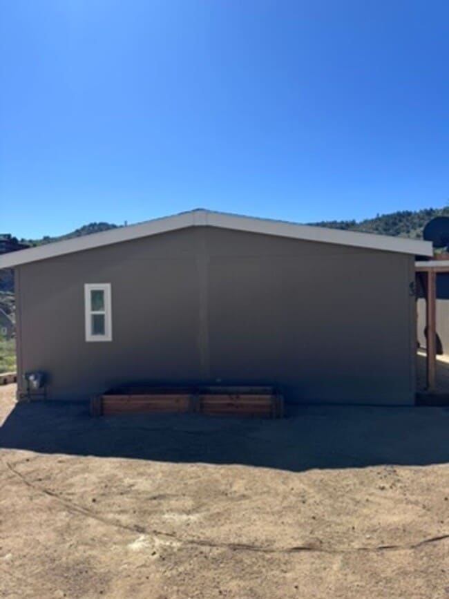 Building Photo - Beautiful 4BD/2BA Crowley Lake Home | Modern Finishes | Car Garage | Mountain Views