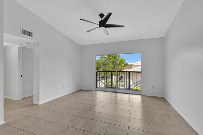 Building Photo - 400 Crestwood Ct N